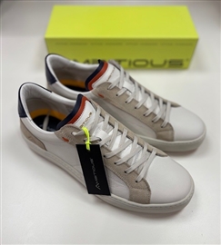 Ambitious Anopololis Leather Trainer